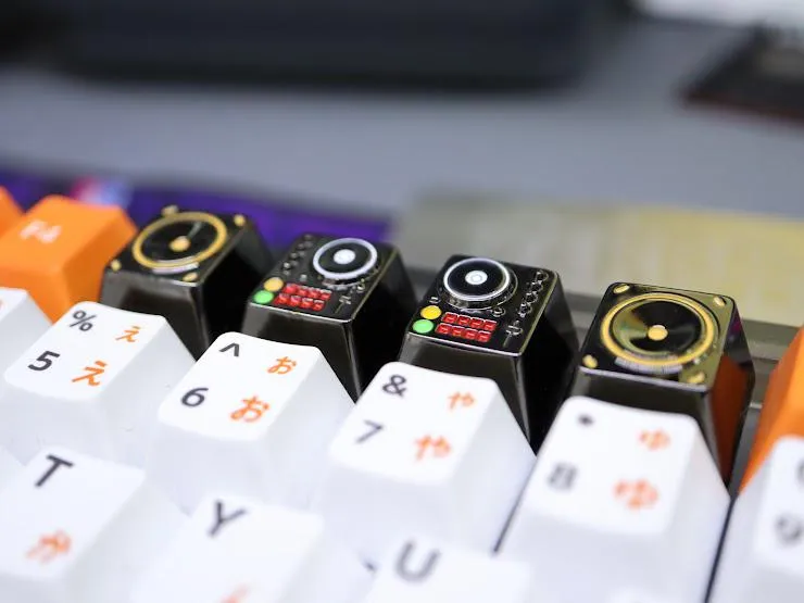 DJテーマのアルチザンキーキャップ
