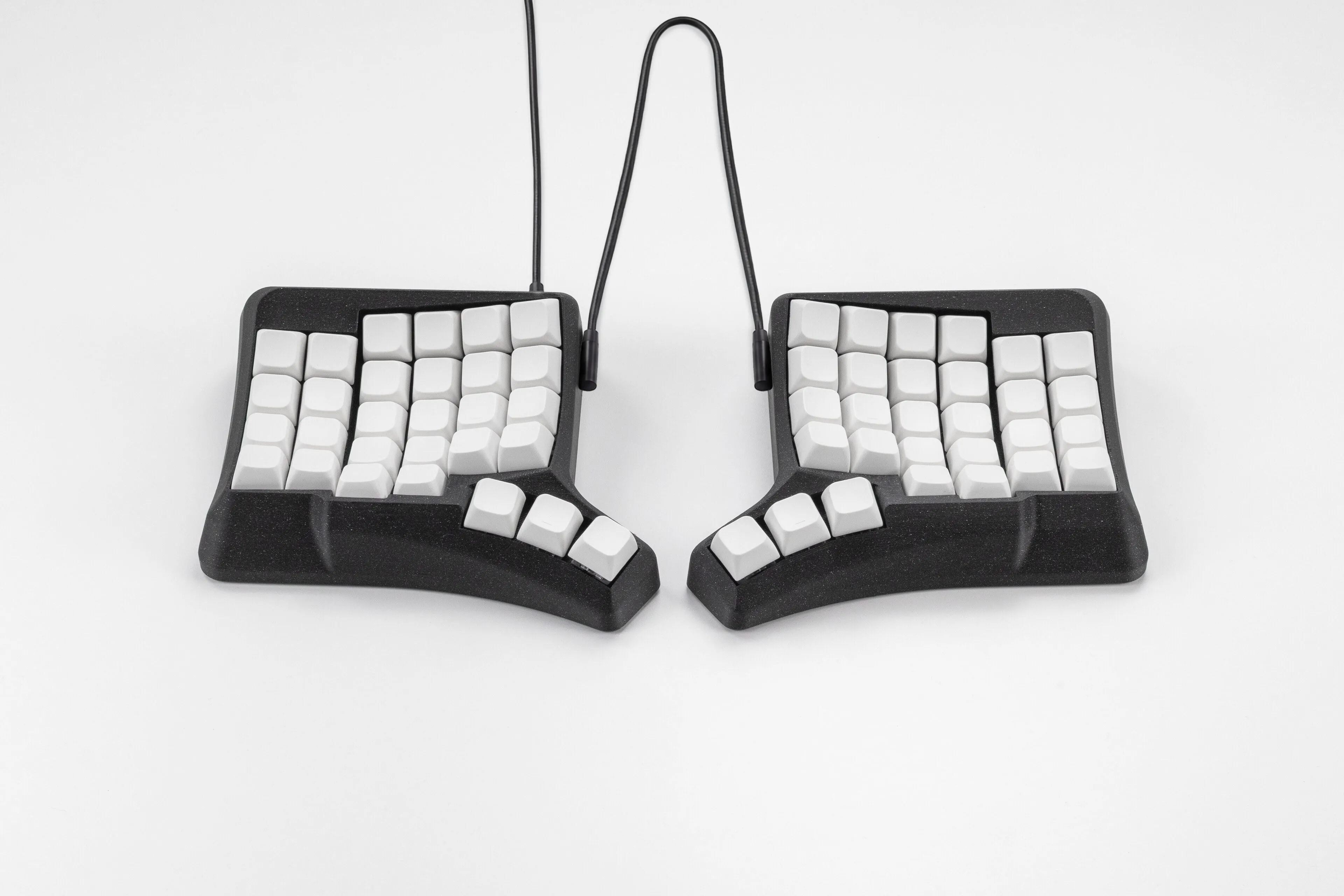 Phenom エルゴノミクスキーボードの外観