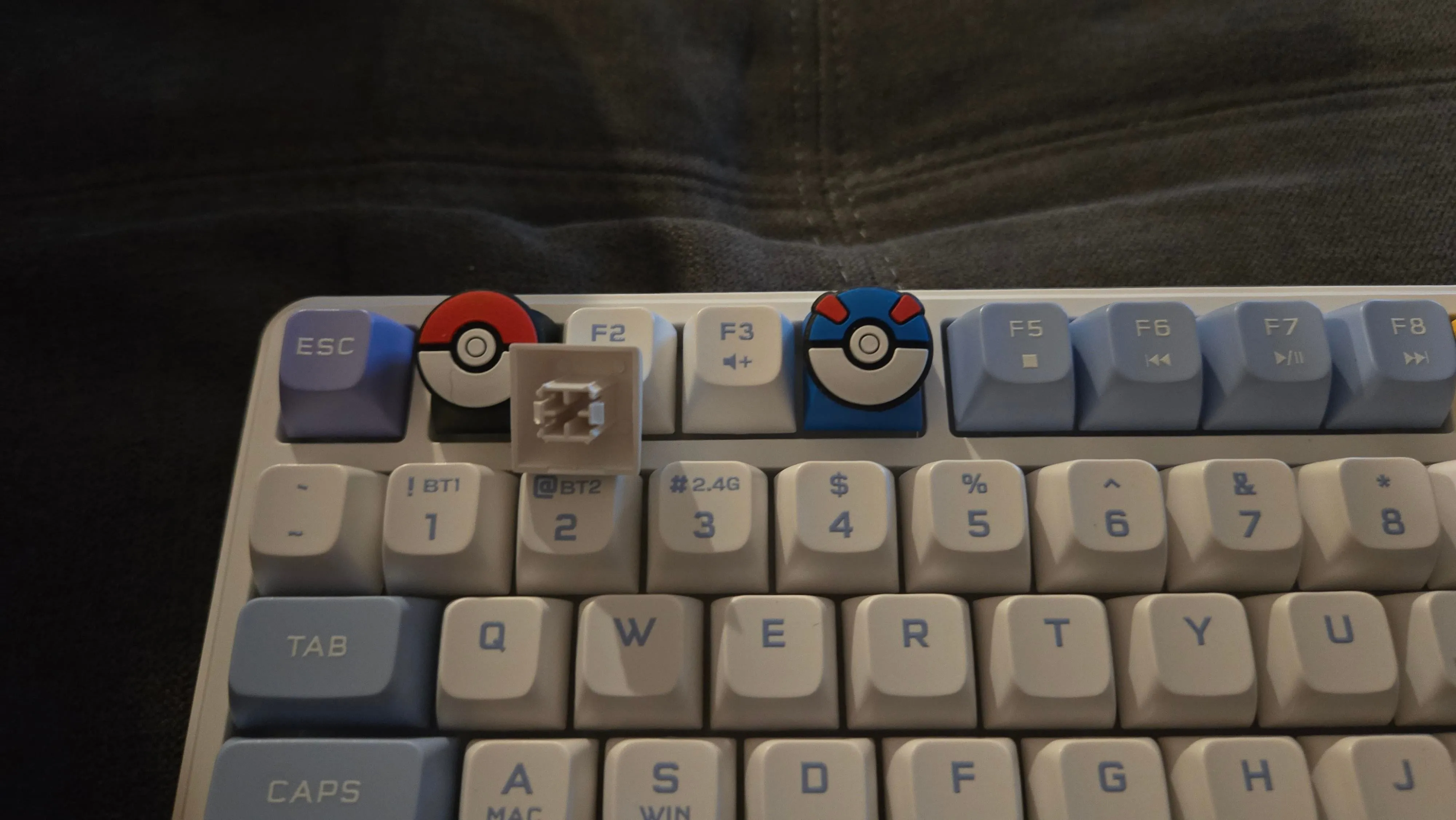 ポケモンキーキャップを装着したWomier DK75