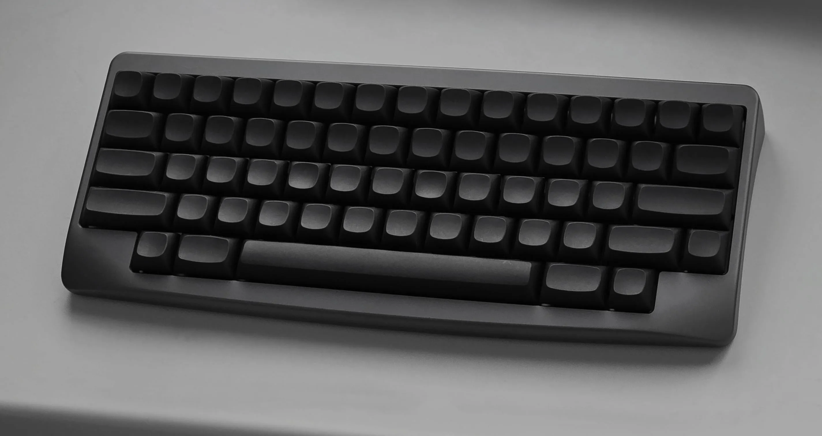 Agar60 EC w/ GMK MTNU Graphite 1