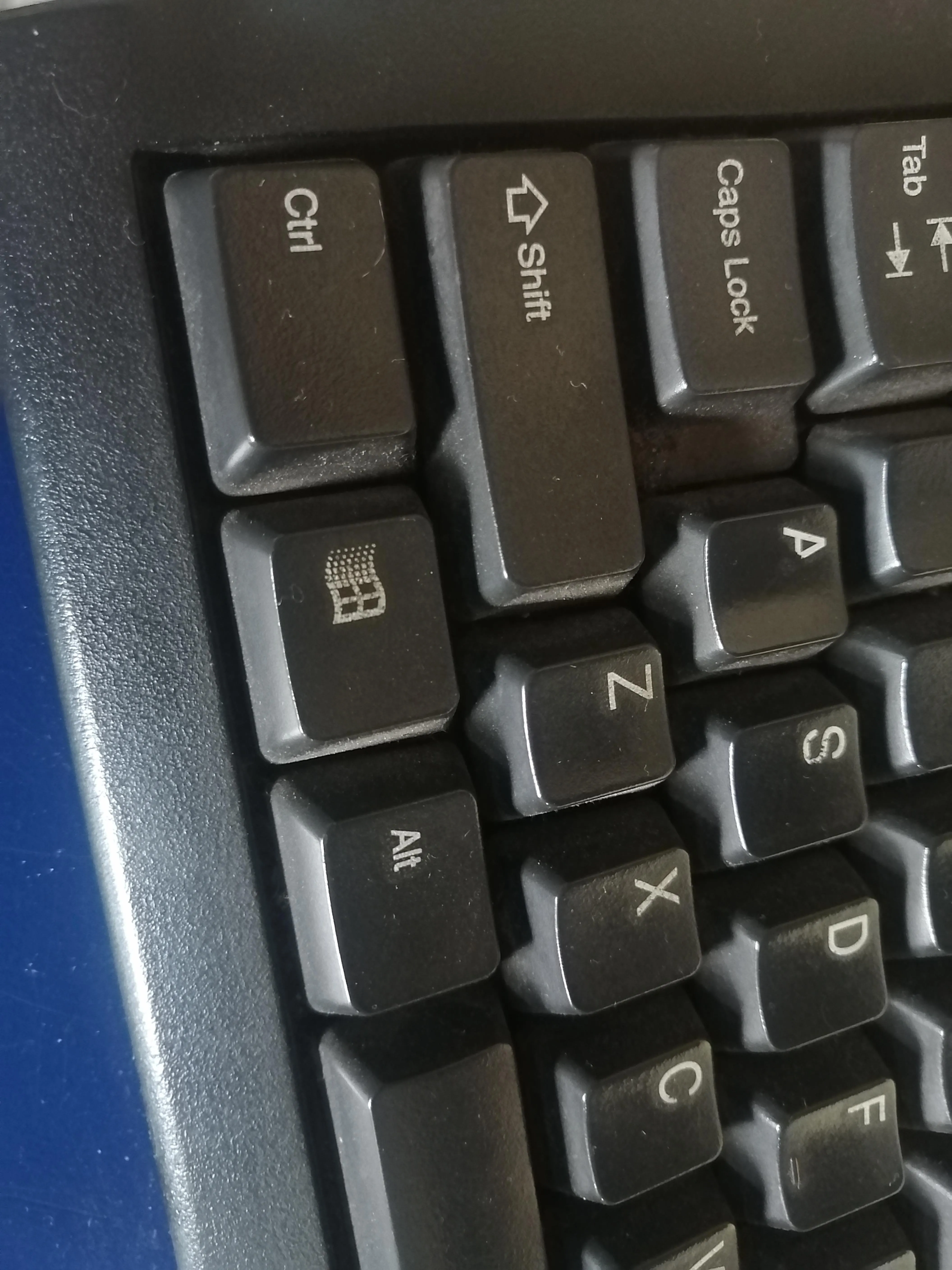 投稿された珍しいWindowsロゴのキーボード