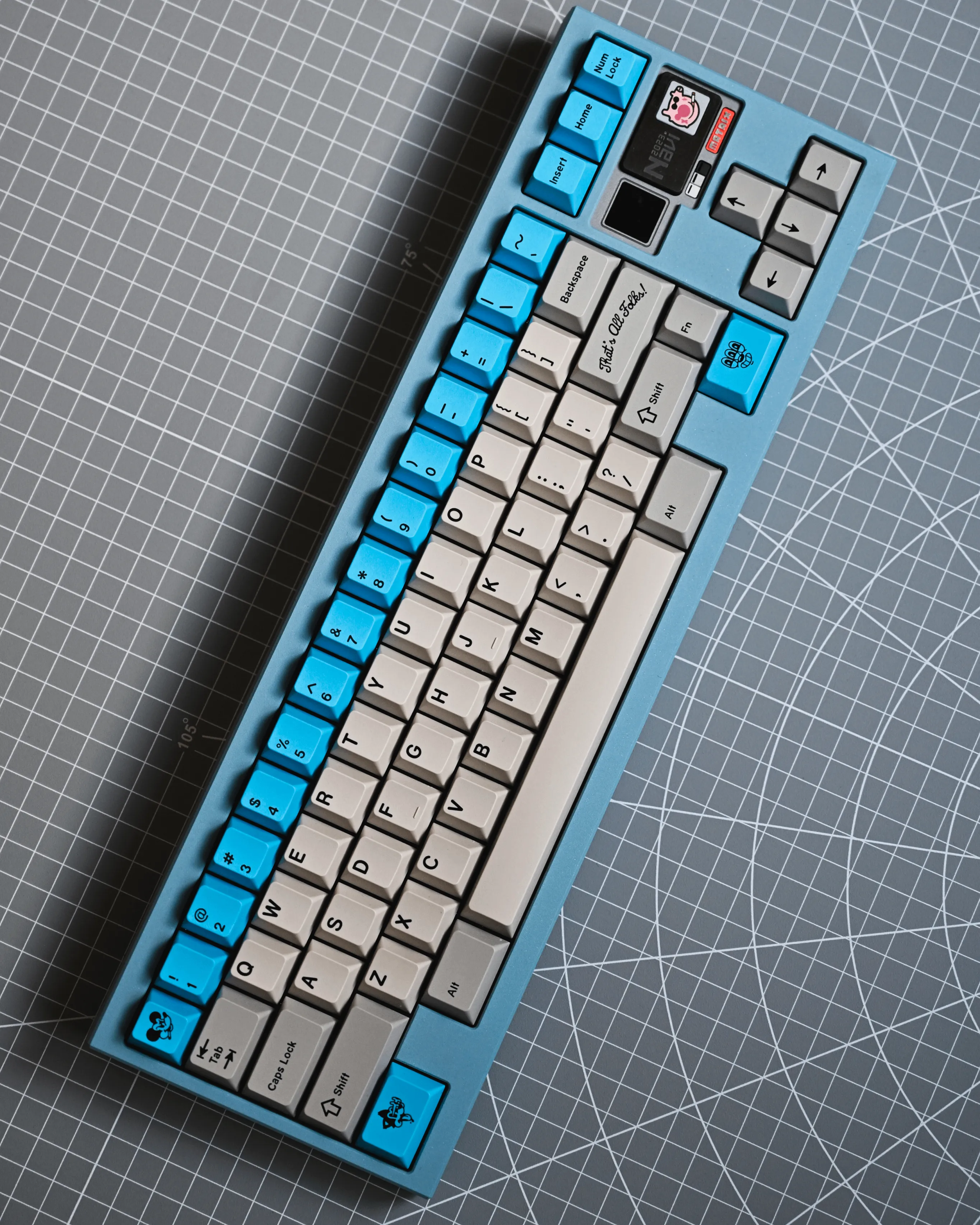 キーボードの背面とディテール