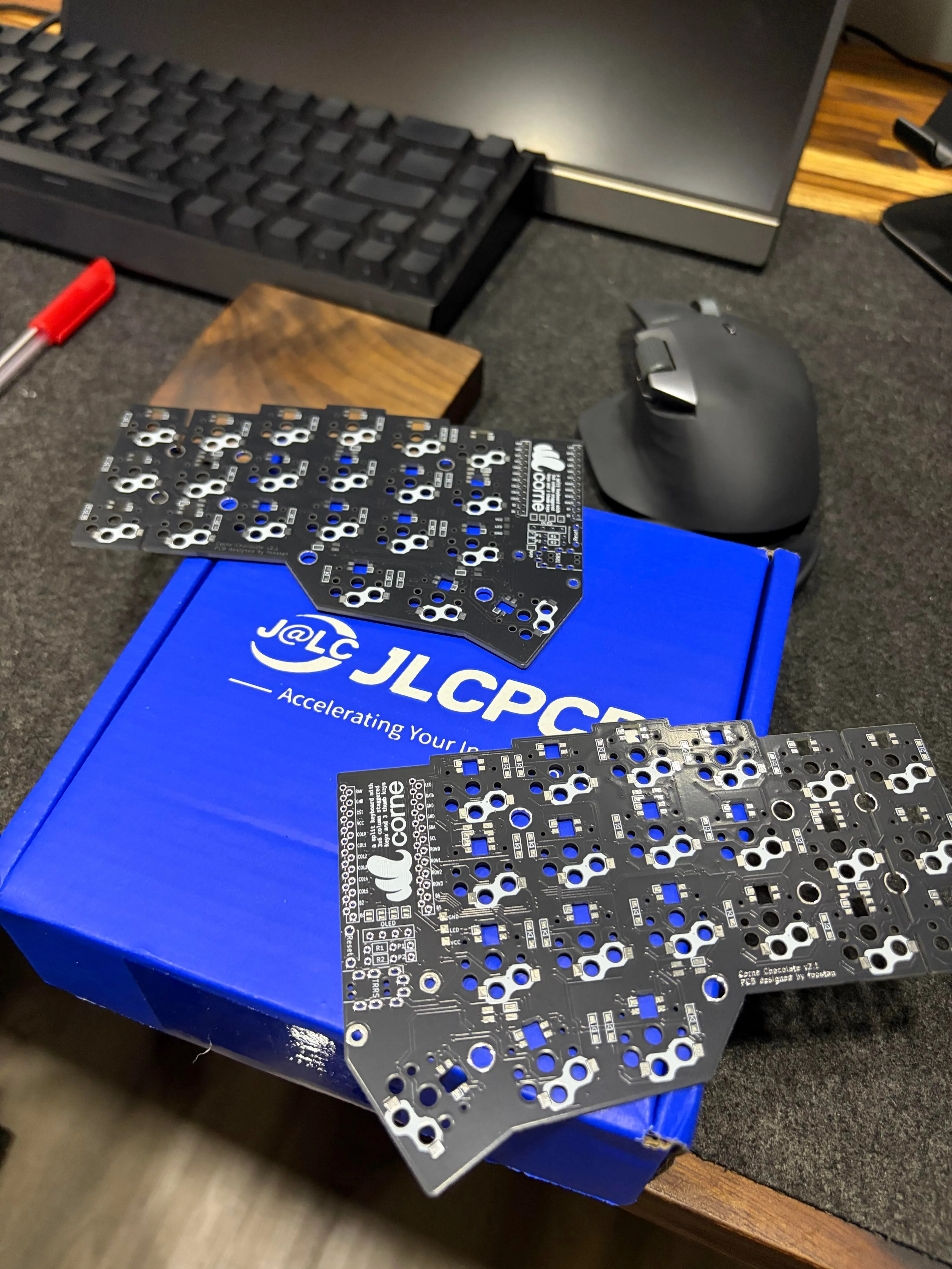 Corne Choc PCBの様子